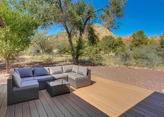 Mtn Views: Bright & Airy Home!